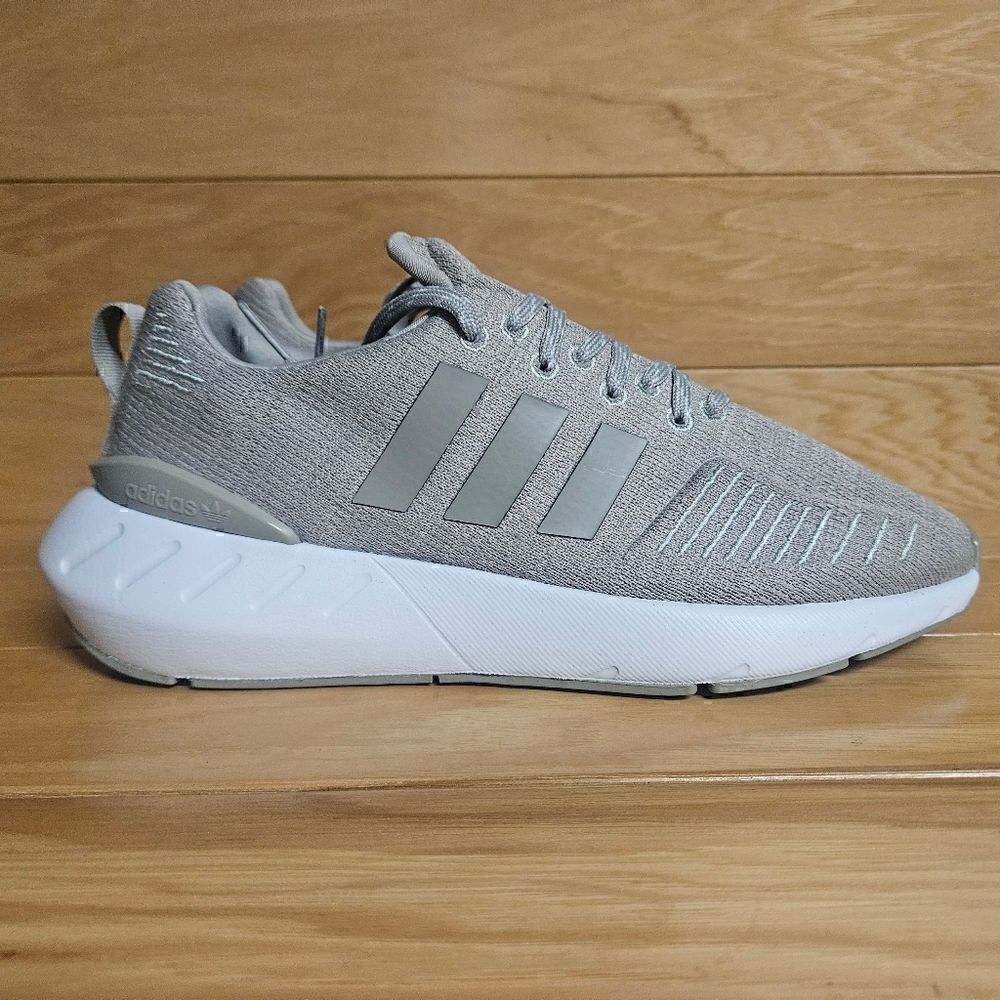 Adidas Swift Run 22 Size 5.5 Youth Kids Sesame White Shoes Sneaker GZ0797